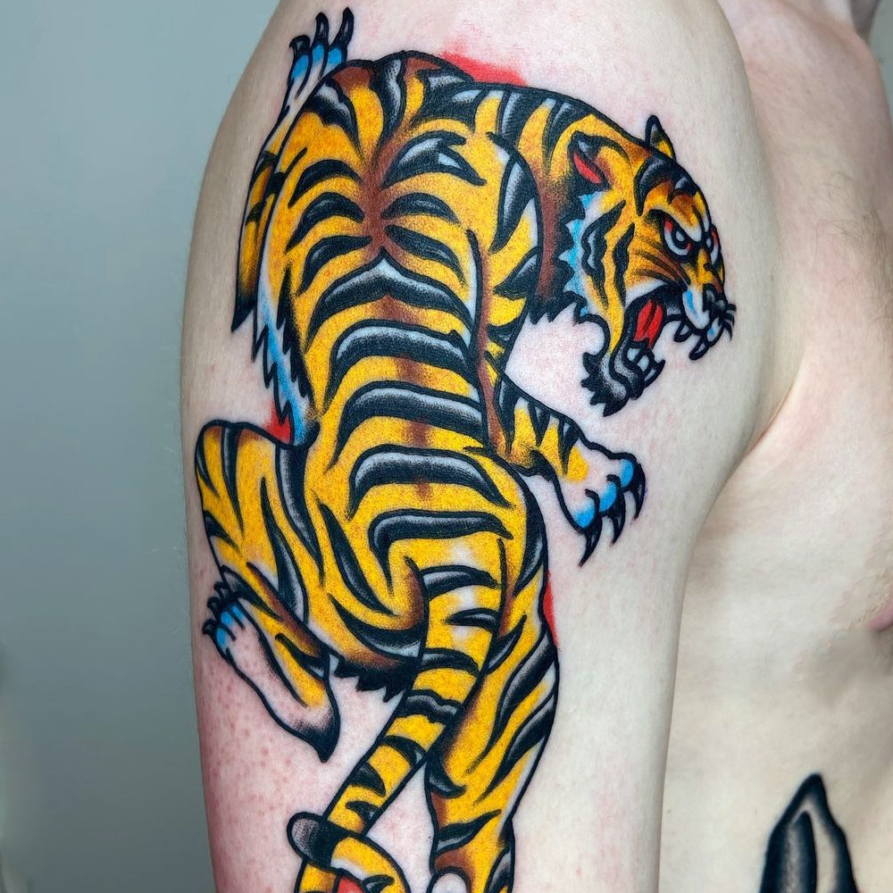 traditionell tiger tatuerad av moks ohs